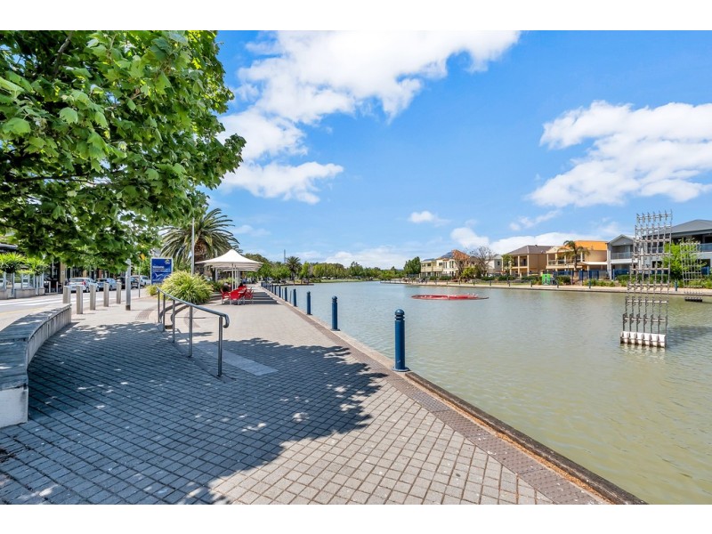 18/13 Yates Street, Mawson Lakes SA 5095