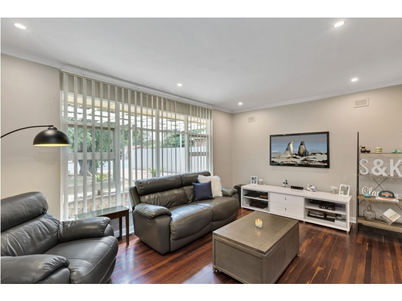 38 Wheatsheaf Rd, Morphett Vale SA 5162