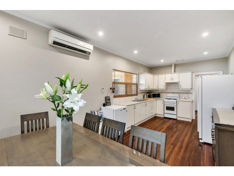 38 Wheatsheaf Rd, Morphett Vale SA 5162