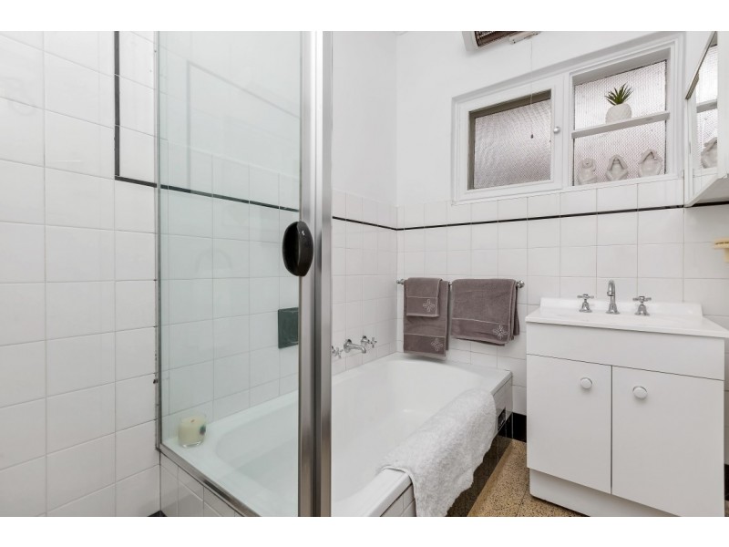 38 Wheatsheaf Rd, Morphett Vale SA 5162