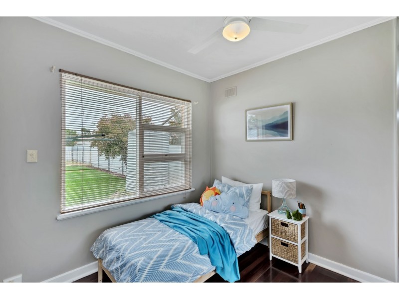 38 Wheatsheaf Rd, Morphett Vale SA 5162