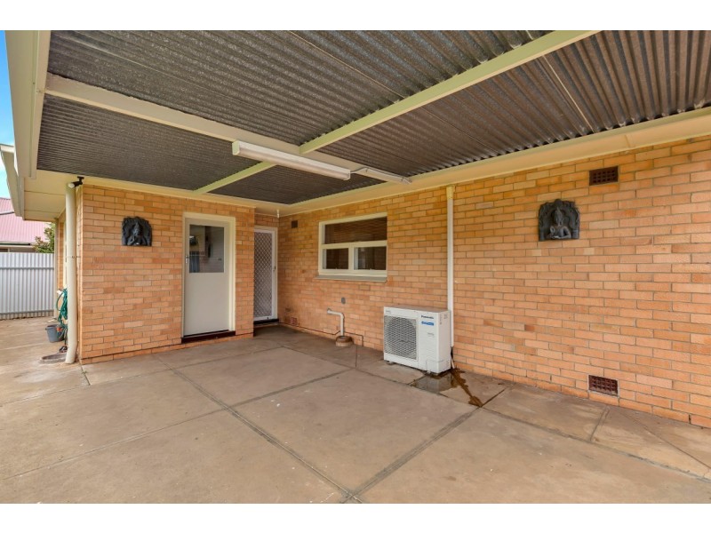 38 Wheatsheaf Rd, Morphett Vale SA 5162