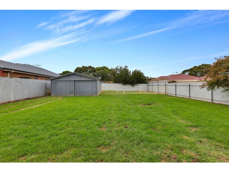 38 Wheatsheaf Rd, Morphett Vale SA 5162