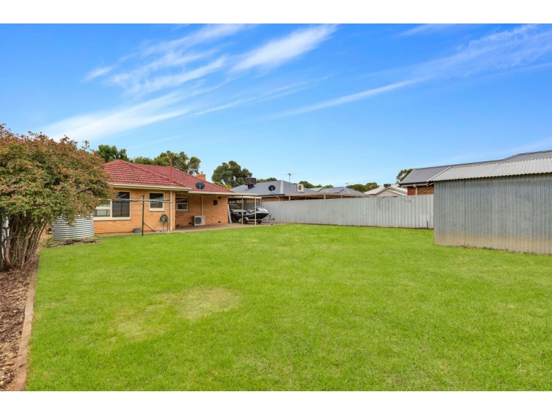 38 Wheatsheaf Rd, Morphett Vale SA 5162
