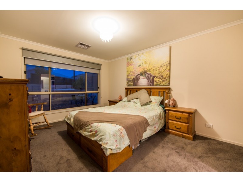 8 Robe Court, Seaford Rise SA 5169