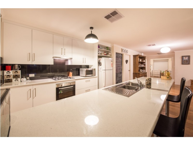 8 Robe Court, Seaford Rise SA 5169