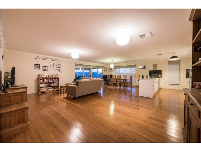 8 Robe Court, Seaford Rise SA 5169