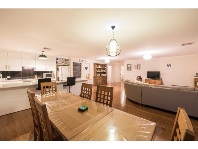 8 Robe Court, Seaford Rise SA 5169