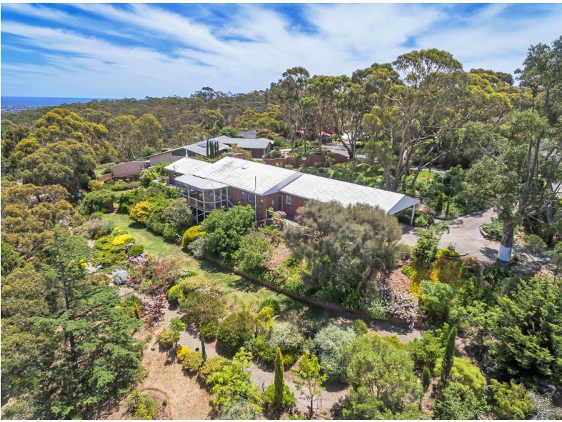 32 Banksia Crescent, Belair SA 5052