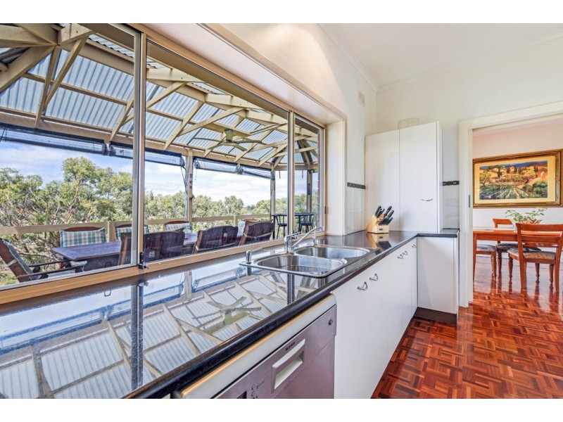 32 Banksia Crescent, Belair SA 5052