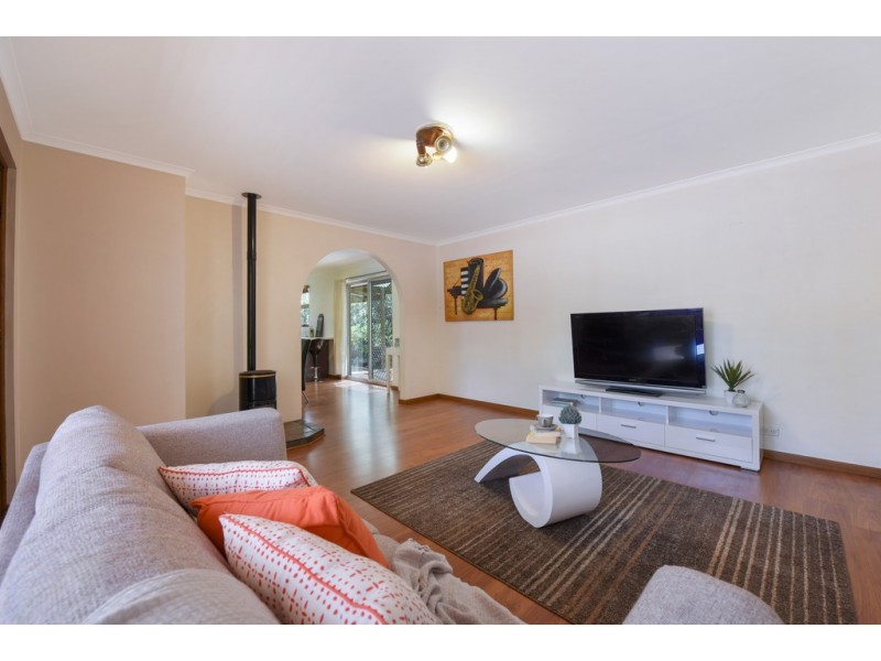 16 Emerald Street, Flagstaff Hill SA 5159