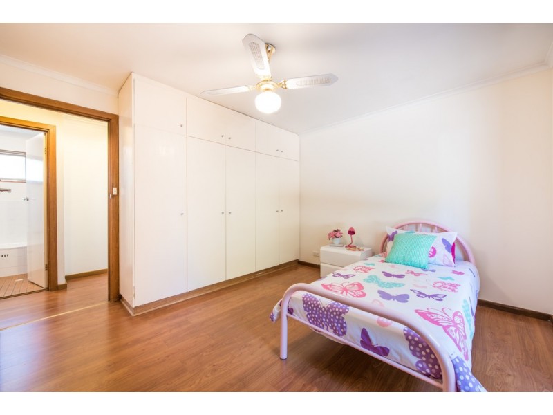 16 Emerald Street, Flagstaff Hill SA 5159