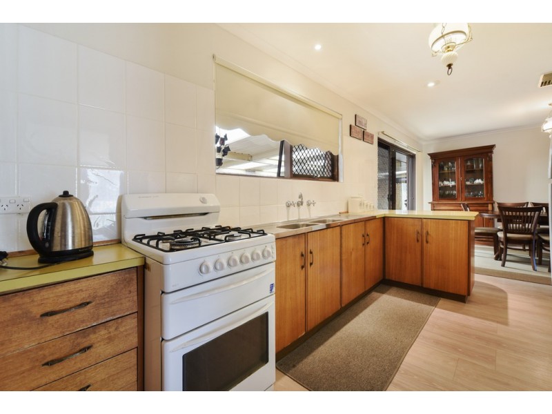 2 Jordan Avenue, Happy Valley SA 5159