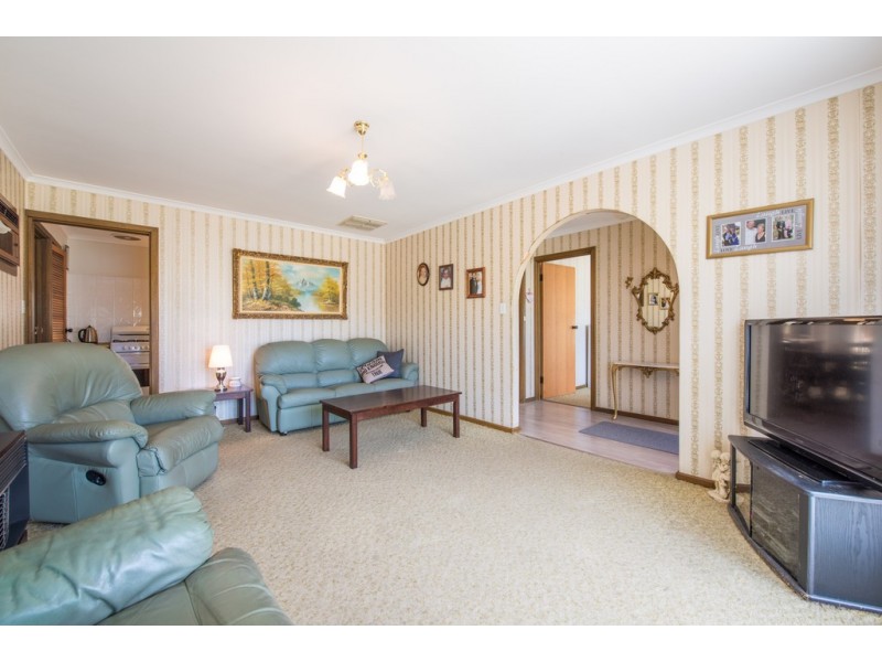 2 Jordan Avenue, Happy Valley SA 5159