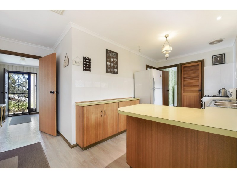 2 Jordan Avenue, Happy Valley SA 5159