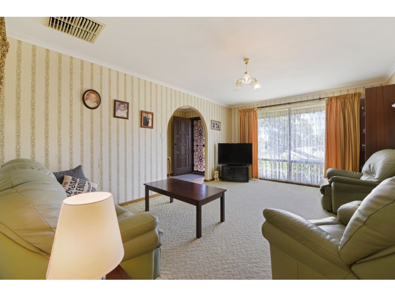 2 Jordan Avenue, Happy Valley SA 5159