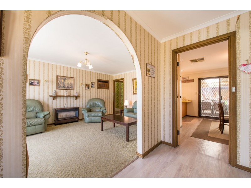 2 Jordan Avenue, Happy Valley SA 5159