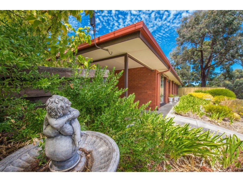 2 Jordan Avenue, Happy Valley SA 5159