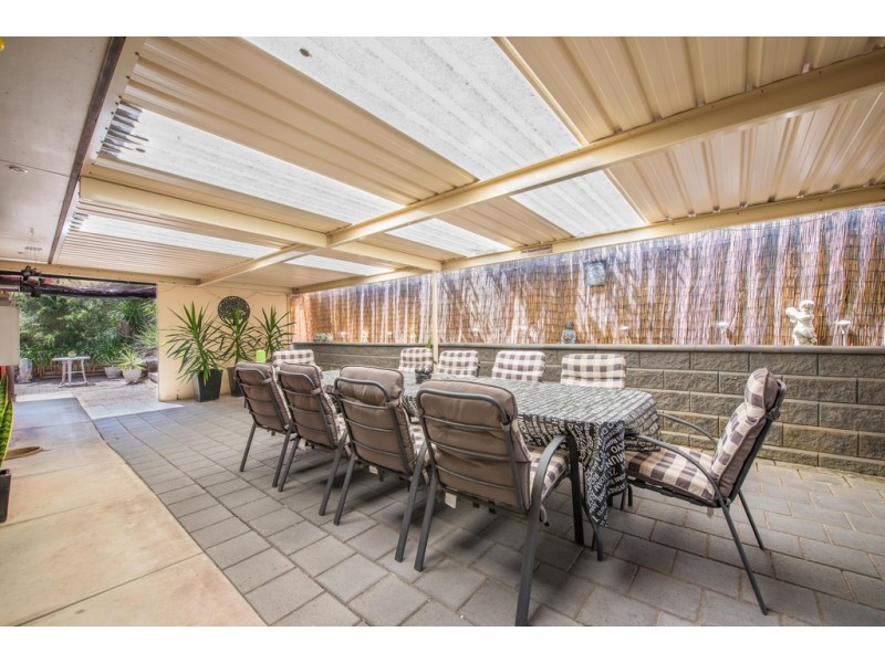 2 Jordan Avenue, Happy Valley SA 5159