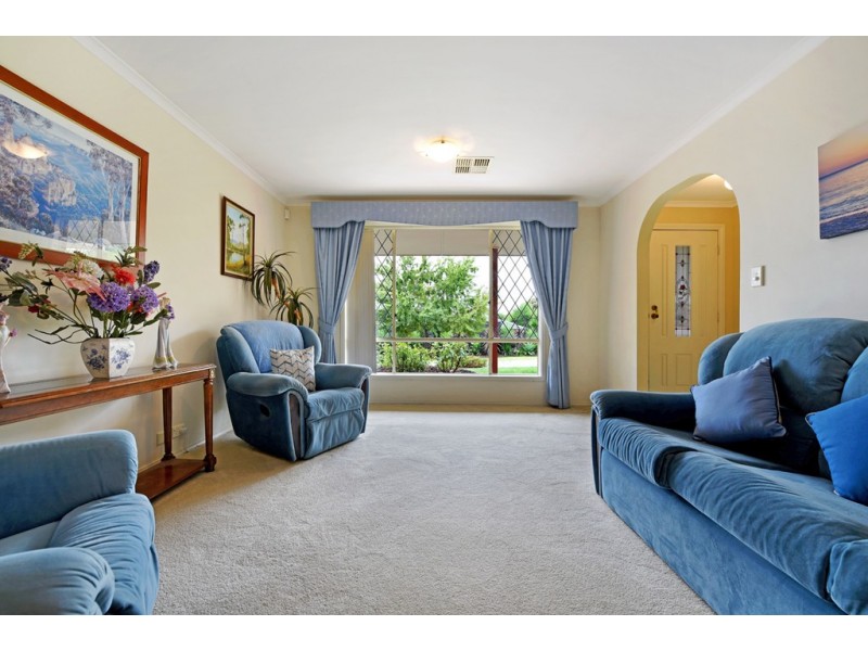 10 Raleigh Lane, Seaford Rise SA 5169