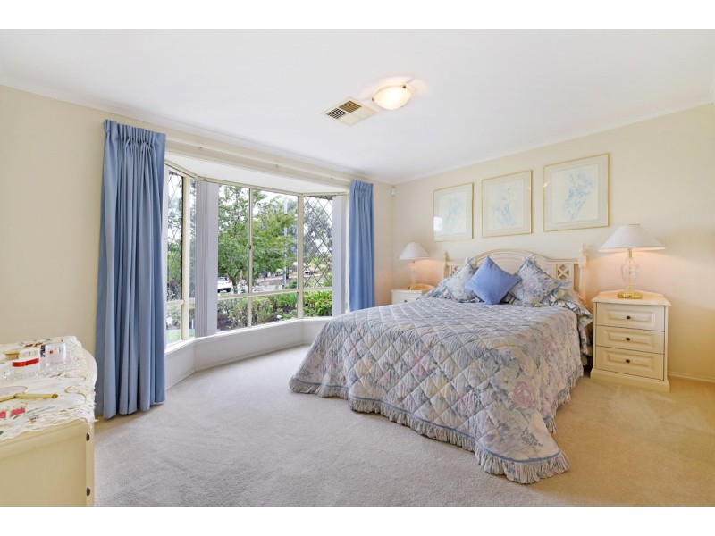 10 Raleigh Lane, Seaford Rise SA 5169