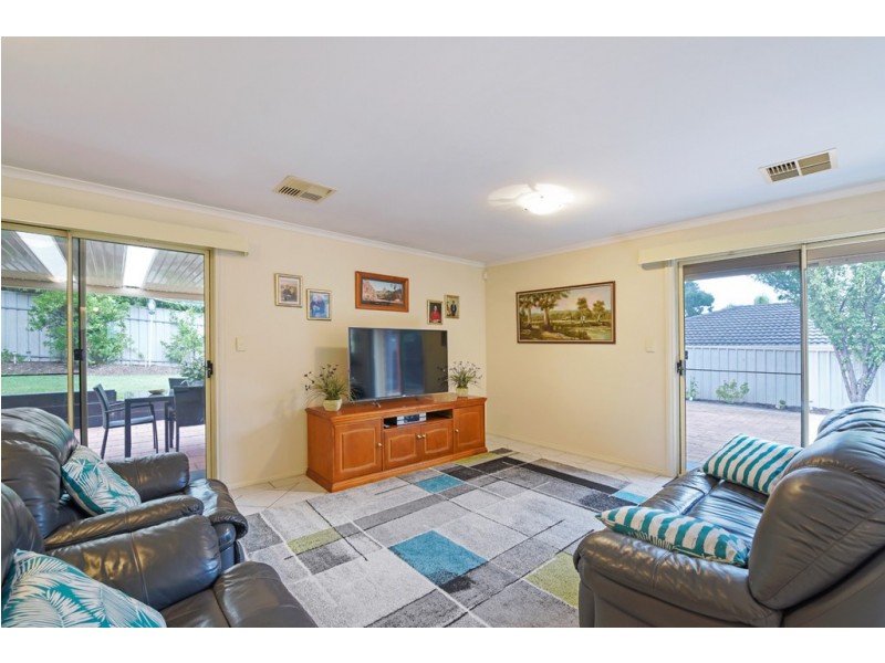 10 Raleigh Lane, Seaford Rise SA 5169