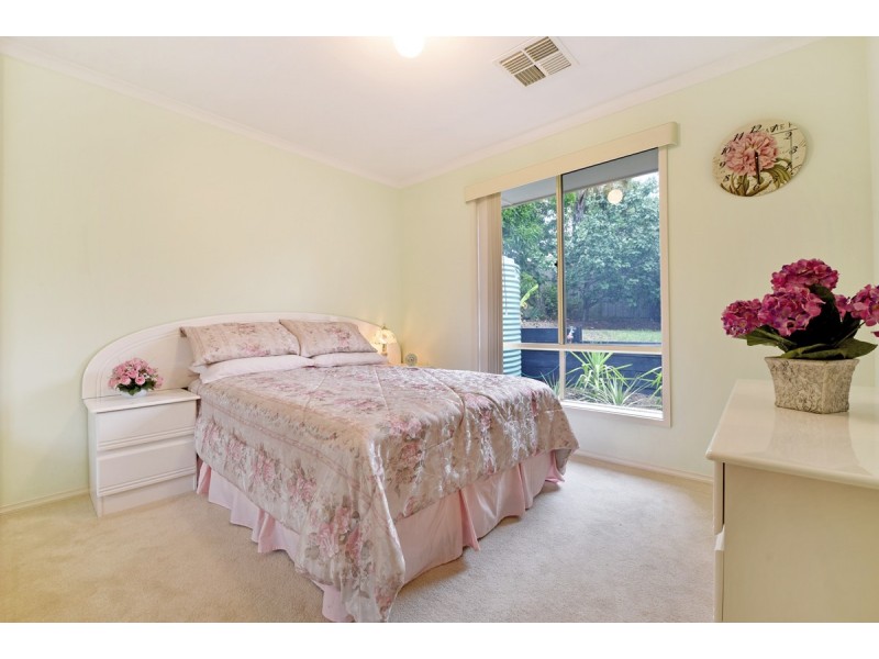 10 Raleigh Lane, Seaford Rise SA 5169