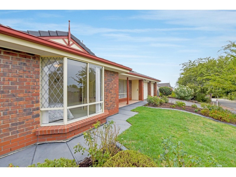 10 Raleigh Lane, Seaford Rise SA 5169