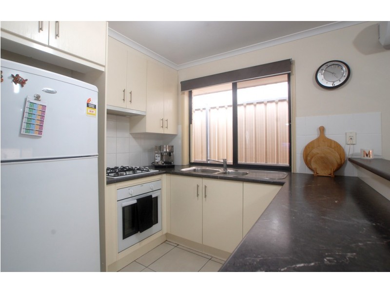 10 Ambrosini Court, Woodcroft SA 5162