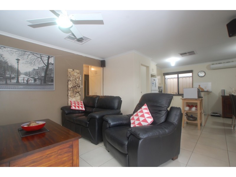 10 Ambrosini Court, Woodcroft SA 5162