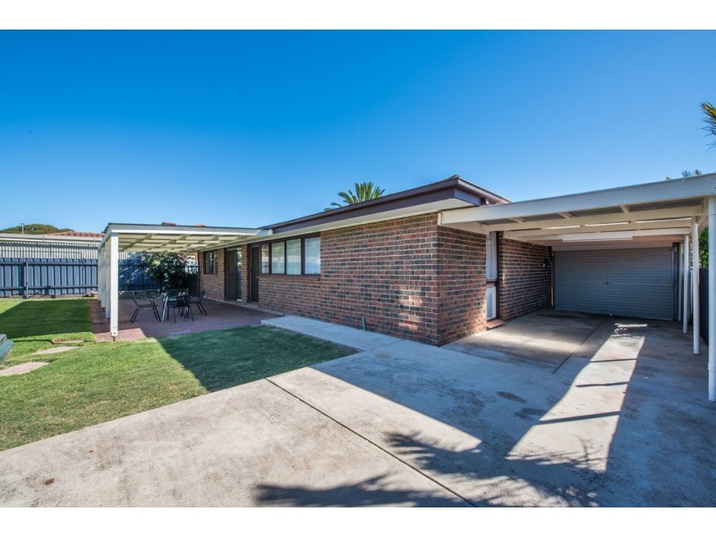 6 Heather Drive, Christie Downs SA 5164