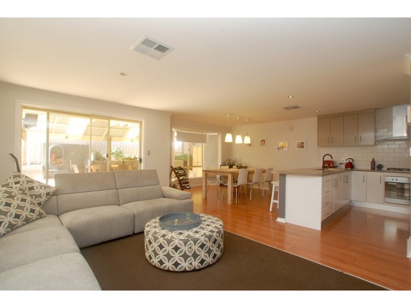 5 Vidmar Court, Woodcroft SA 5162