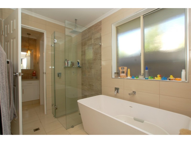 5 Vidmar Court, Woodcroft SA 5162