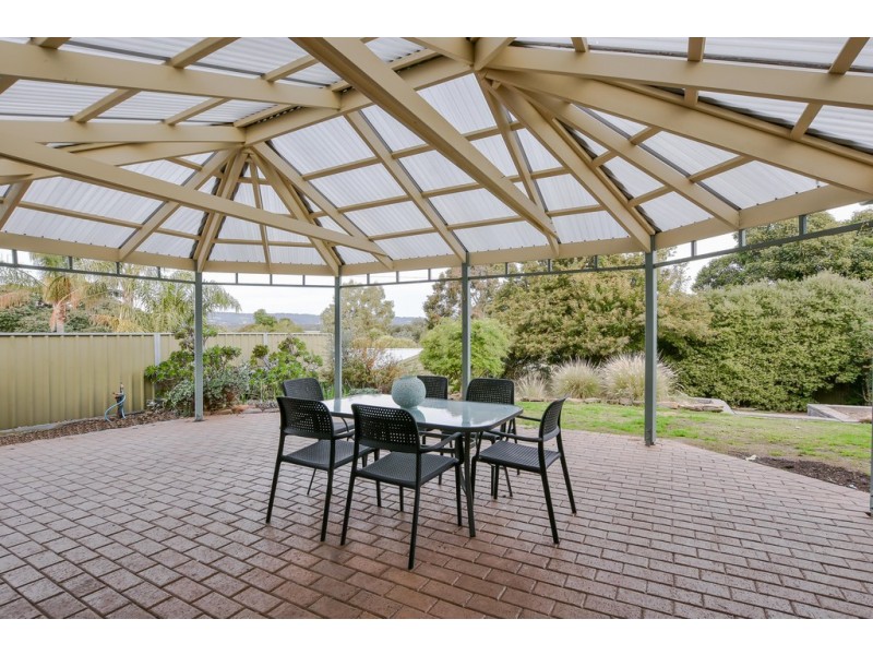 15 Waterview Crescent, O’halloran Hill SA 5158