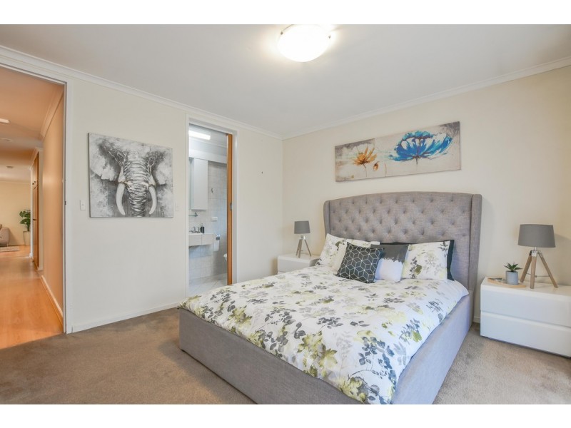 15 Waterview Crescent, O’halloran Hill SA 5158
