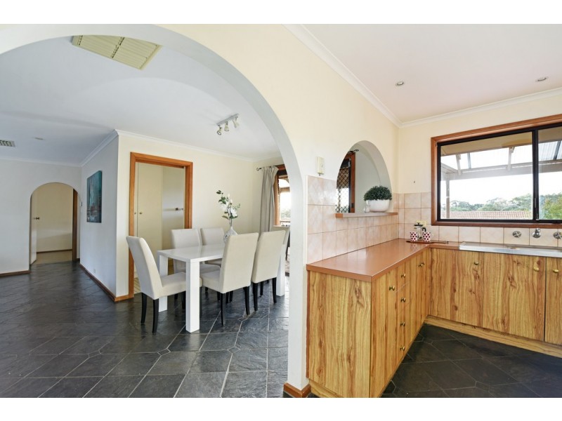 28 Maple Avenue, Aberfoyle Park SA 5159