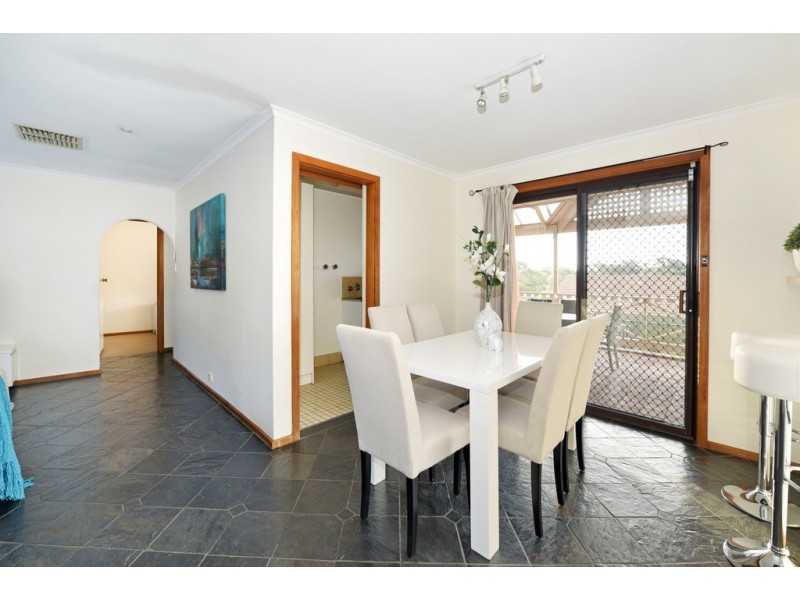 28 Maple Avenue, Aberfoyle Park SA 5159