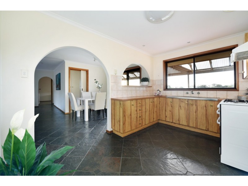 28 Maple Avenue, Aberfoyle Park SA 5159