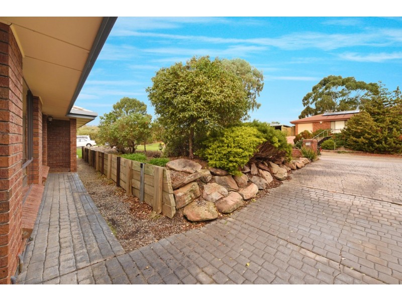 28 Maple Avenue, Aberfoyle Park SA 5159