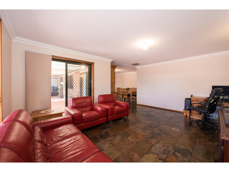 10 Rosina Street, Woodcroft SA 5162