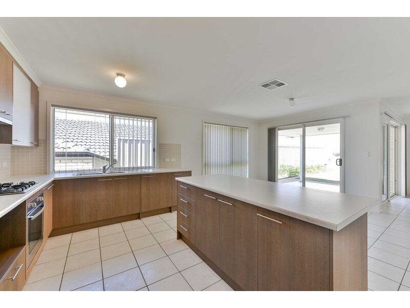 24 Albany Way, Seaford Rise SA 5169