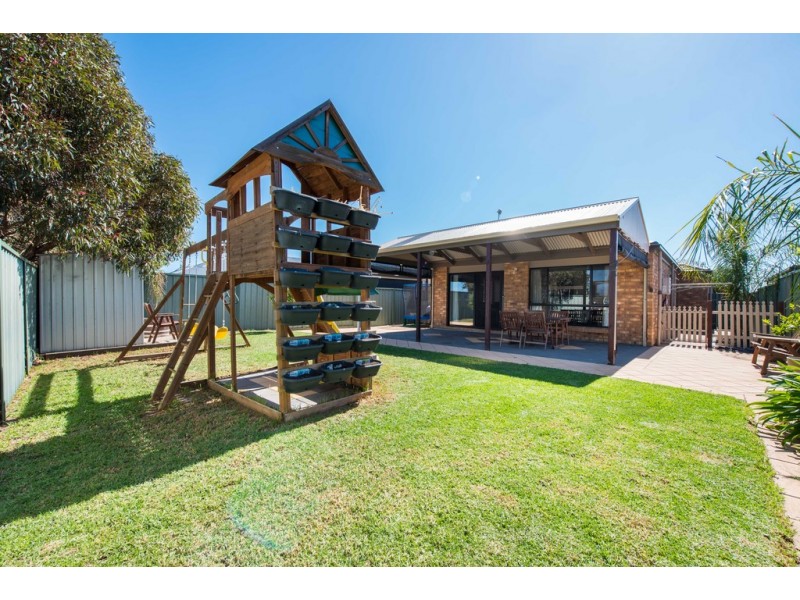 8 Moss Court, Aldinga Beach SA 5173