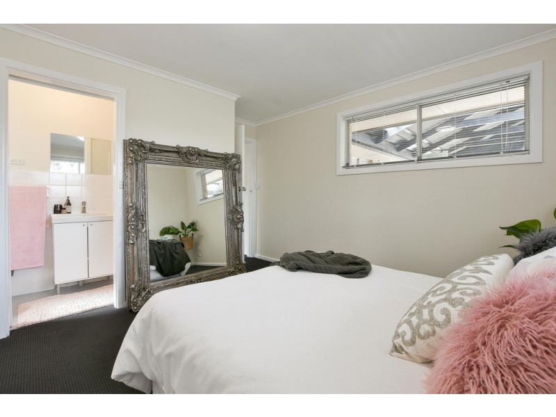 6 Elm Street, Happy Valley SA 5159