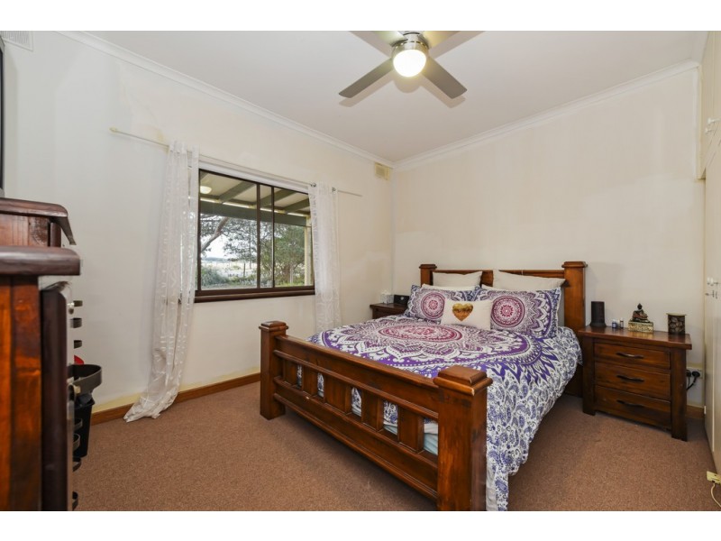 304 Upper Penneys Hill Road, Onkaparinga Hills SA 5163