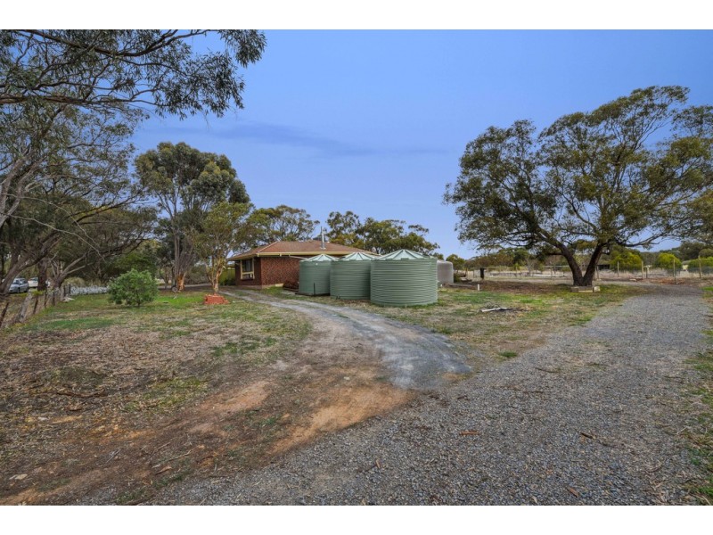 304 Upper Penneys Hill Road, Onkaparinga Hills SA 5163
