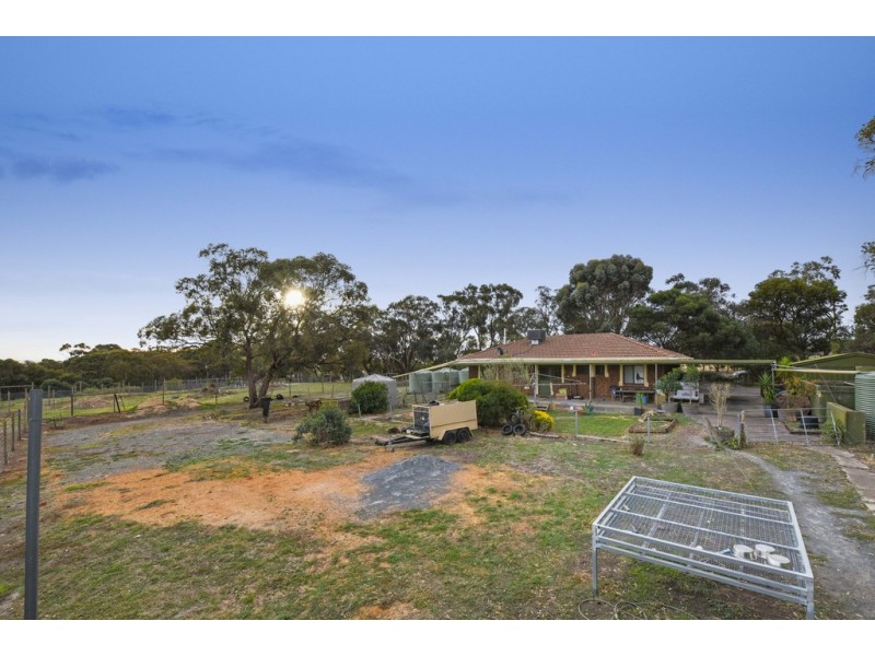 304 Upper Penneys Hill Road, Onkaparinga Hills SA 5163