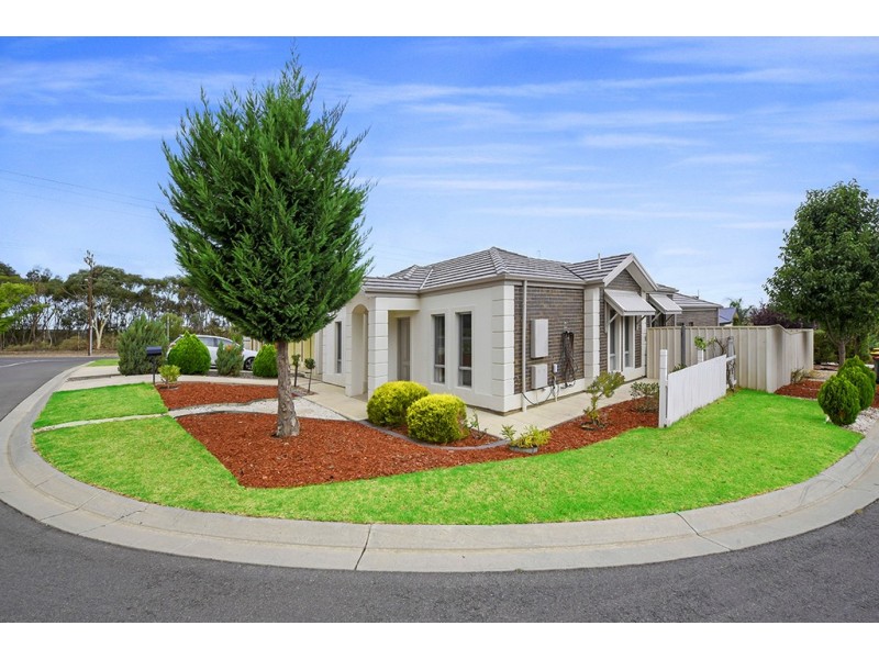 2 Lucy Court, Trott Park SA 5158