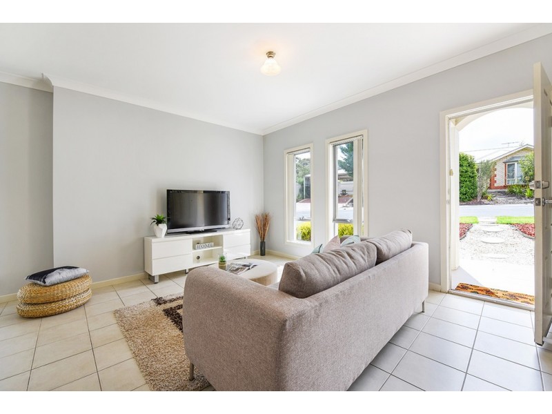 2 Lucy Court, Trott Park SA 5158