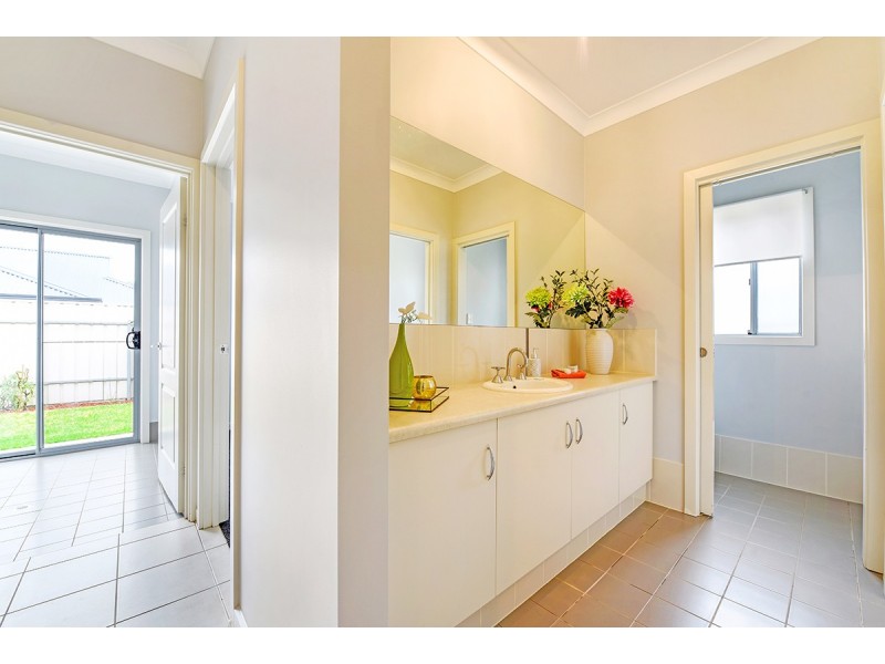 2 Lucy Court, Trott Park SA 5158