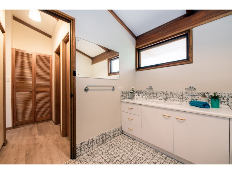 82 Sheoak Road, Crafers West SA 5152